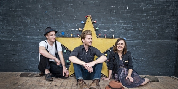 thelumineers-publicityshot2-photocreditscarletpage.jpg