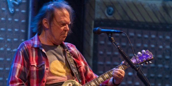 Neil Young & Crazy Horse @ Rod Laver Arena - Beat Magazine