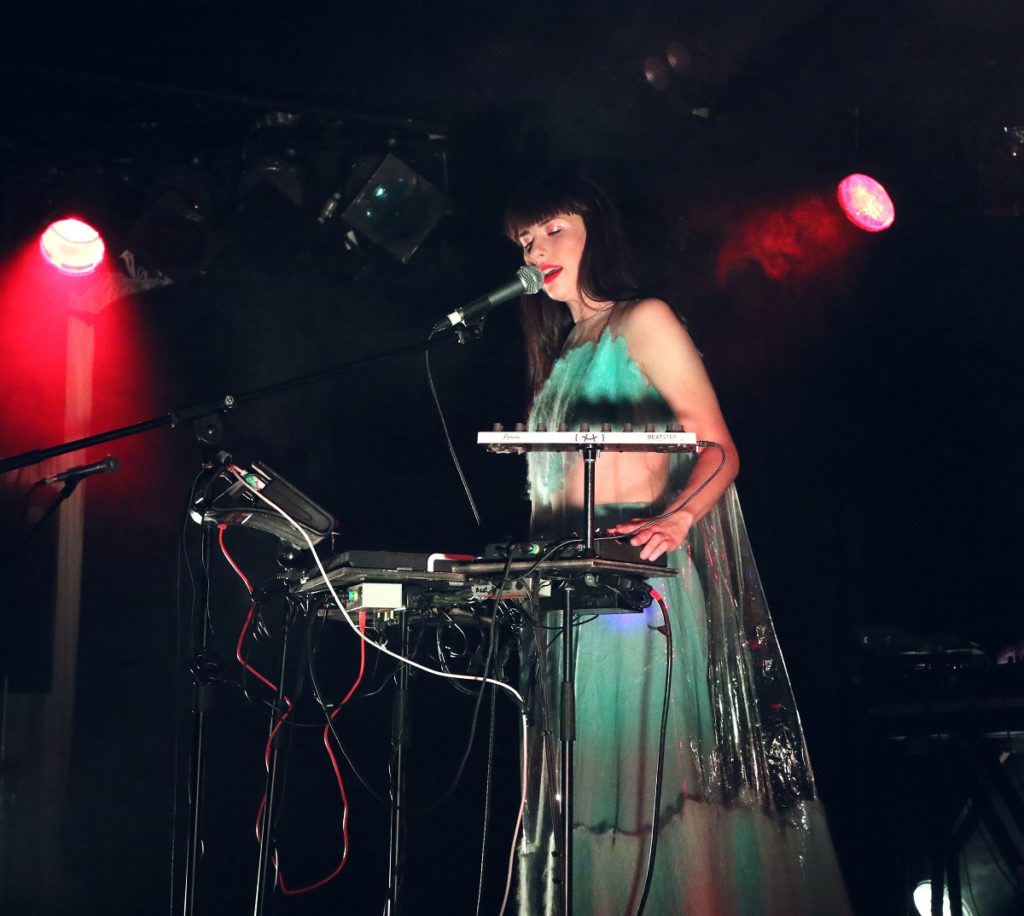 kimbra9dfbfgnvfgn.jpg