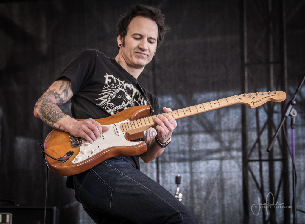 melbourneguitarshowjamesryan.jpg