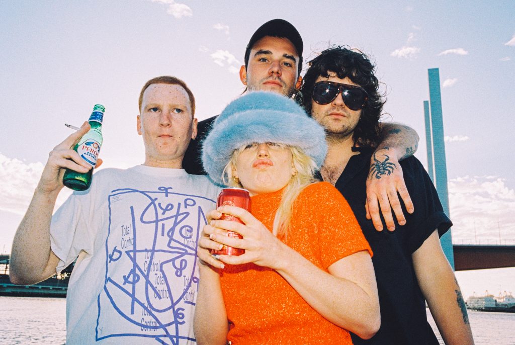 Amyl and The Sniffers tour