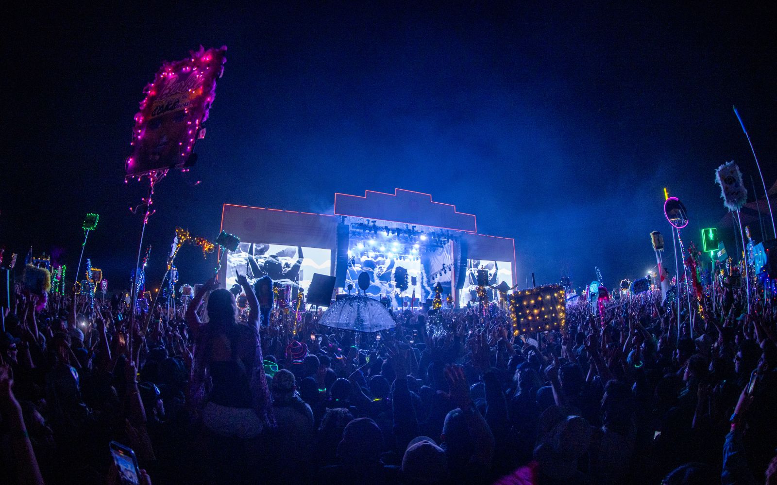 Beyond The Valley's enormous main stage.