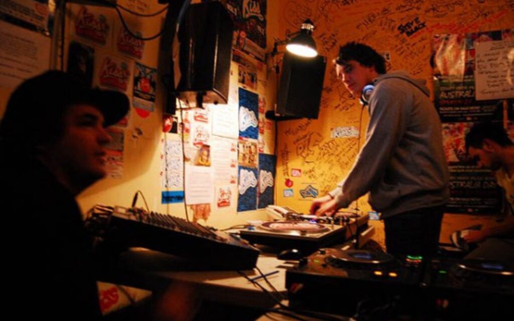 Melbourne sound victory orkestrated sidney myer music bowl