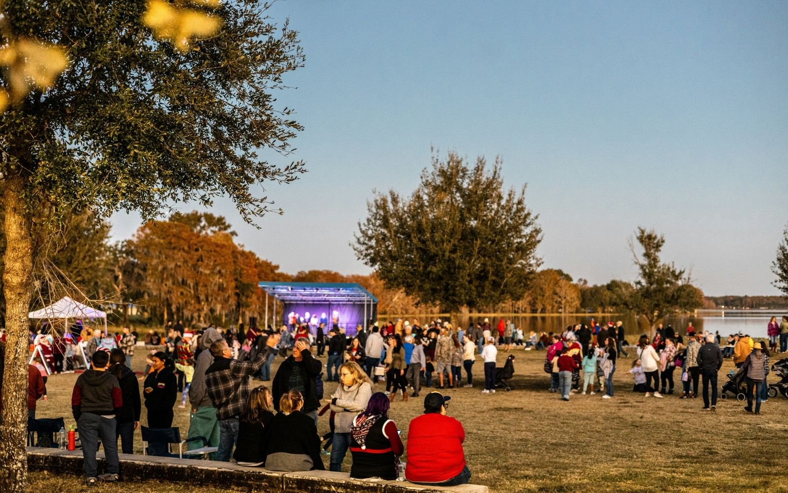 A day party in Coburg on a lake.