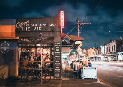 Vic Bar